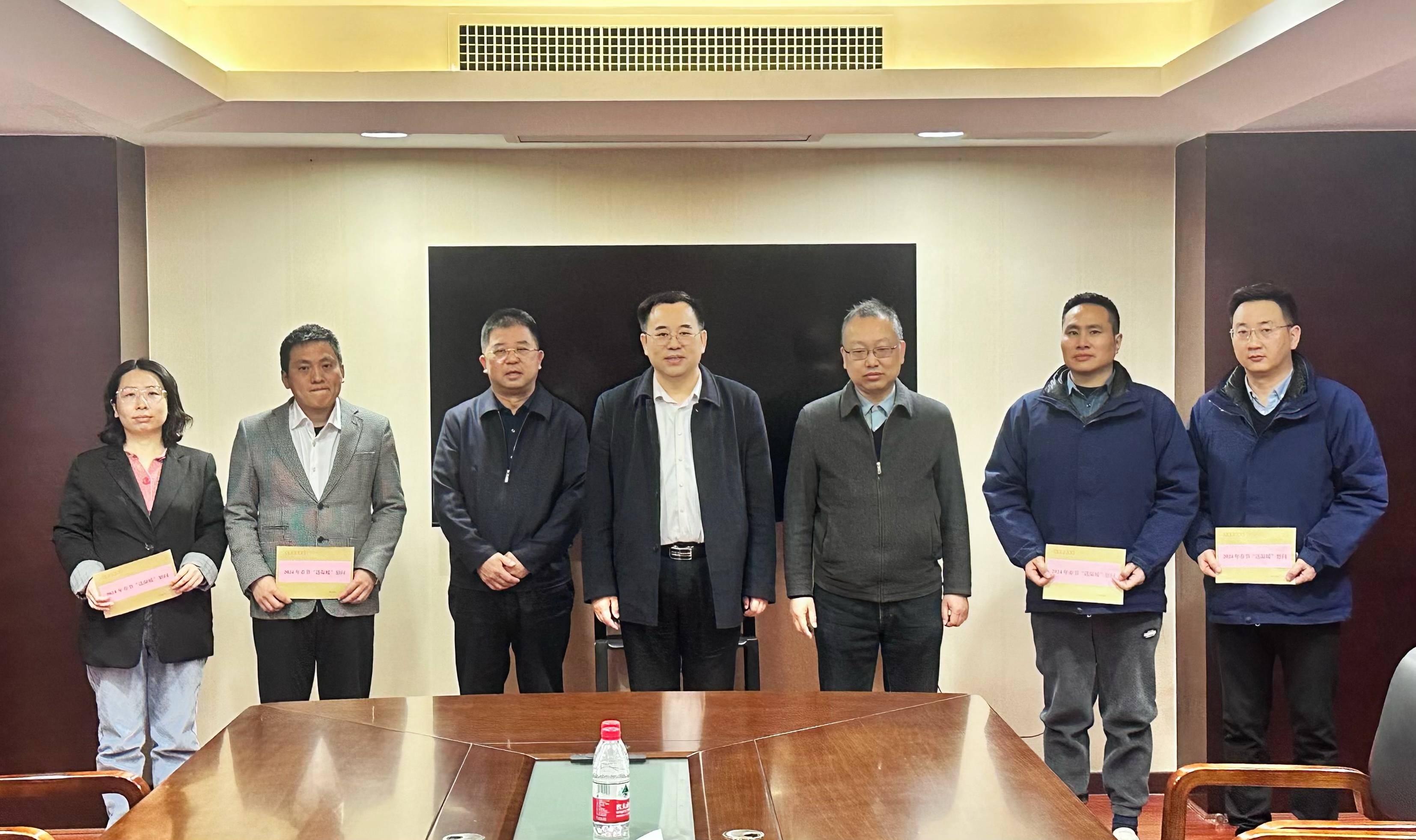 寒冬送温暖，关爱暖人心——半岛online(中国)开展2024年春节“送温暖”走访慰问活动